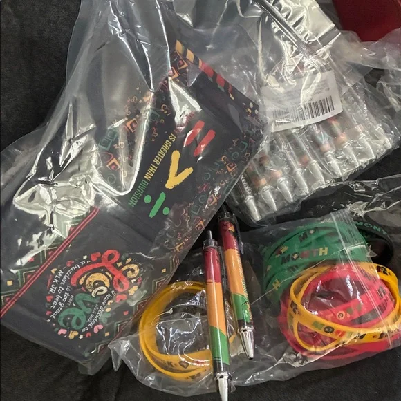 The Crystal Letter Board - Black History Edition 12 letters one 1️⃣ hold Gift - Picture 8 of 8